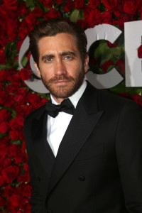 NEW YORK, NY - JUNE 12: Actor Jake Gyllenhaal attends 70th Annual Tony Awards - Arrivals at Beacon Theatre on June 12, 2016 in New York City. (Photo by Bruce Glikas/FilmMagic) *** Local Caption *** Jake Gyllenhaal